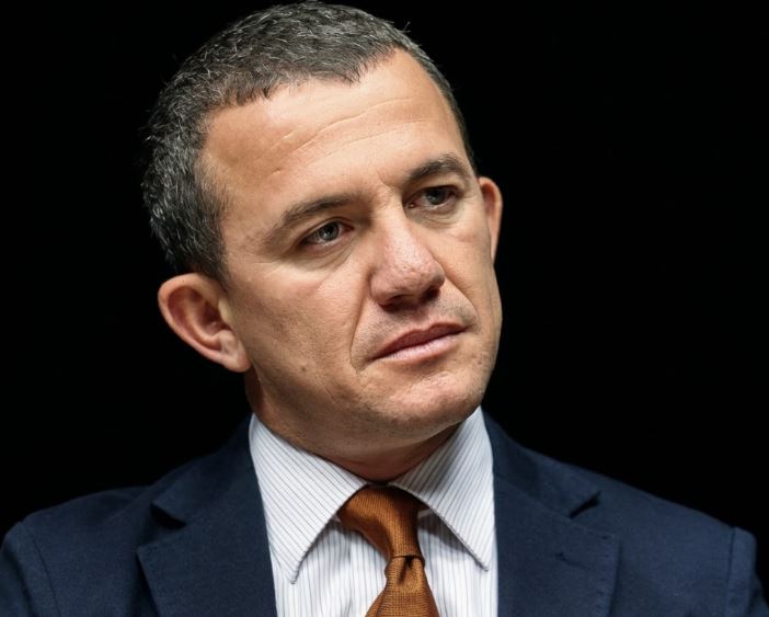 Ata që krahasojnë Ramën me Vuçiç, a munden me e krahasu veten me protestuesusit në Serbi?