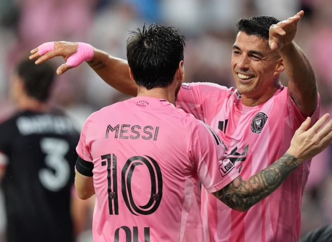 Messi shënon dy herë në ndeshjen e parë që nga pensionimi nga Argjentina