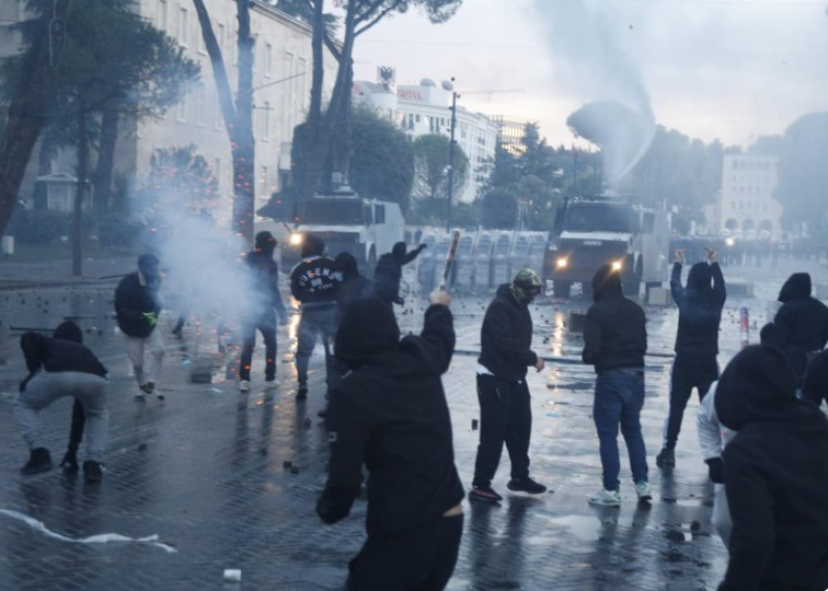 Forumi Ekonomik Mbarëshqiptar: Protesta, e drejtë demokratike! Dhuna dhe vandalizmi janë të papranueshme