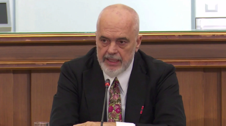 “Ata me kapuç do t’i ndjekim këmba-këmbës”/ Rama: Sulmuan bankat për të nxitur panik, kujtuan se u bë deti kos. Pedagogët në protestë janë edhe flamurtarë partie
