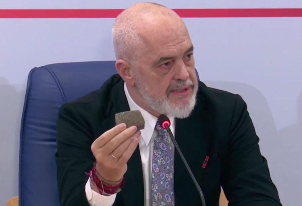 “Ky gur ndan të drejtën e protestës nga reagimi i shtetit”, Rama: Guri kthehet në armë kur përdoret kundër qytetarëve