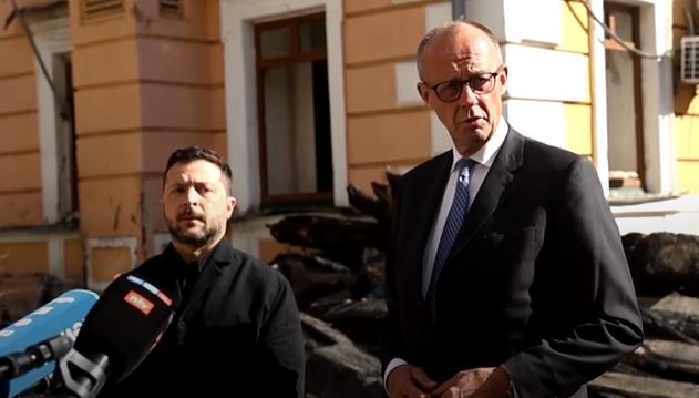 Merz mbërrin në Kiev nën tingujt e sirenave dhe shpërthimeve në Kiev