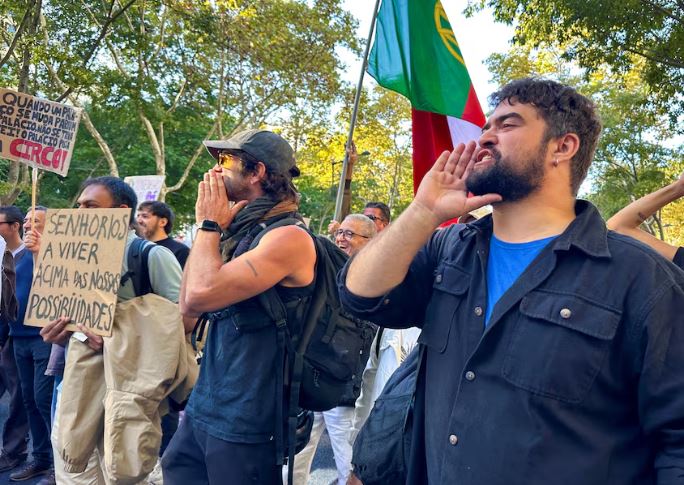 Policia portugeze zbraz kampin e protestës në Lisbonë, arrestohen 25 persona