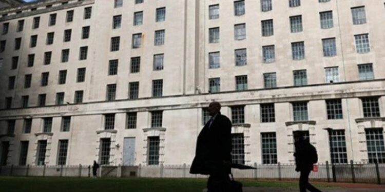 Inteligjenca britanike ngre alarmin: Spiunët kinezë financuan më shumë se 100 akademikë!
