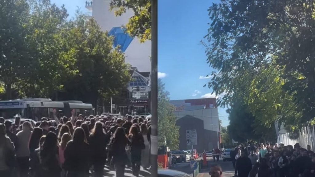 Nis dita e 15-të e protestës kundër Ramës/ Studentët mblidhen para Ministrisë së Arsimit, u bashkohet edhe “Mjekësia”