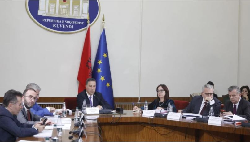 09:47 PS për hetimin ndaj Vlora Hysenit: “Ta lëmë sistemin të bëjë punën e vet, askush nuk është mbi ligjin”