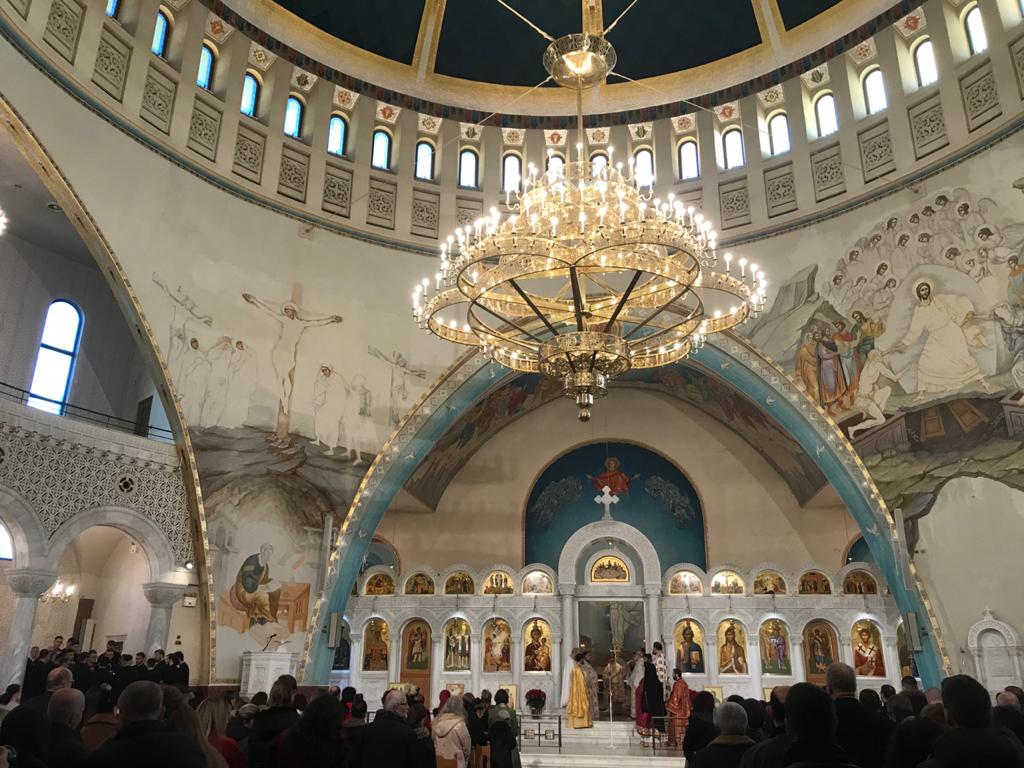 20:38 Kisha Orthodhokse reagon pas incidentit në oborrin e Katedrales në Tiranë: Distancohuni nga dhuna
