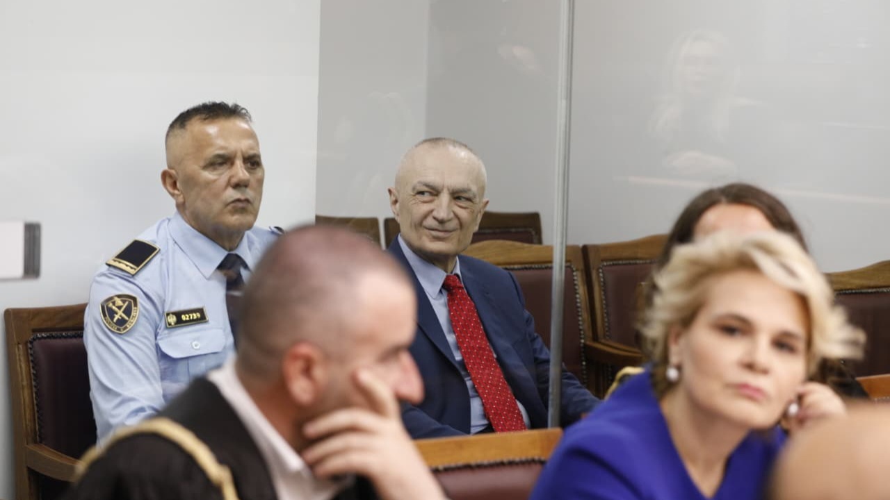 11:20 Ish-presidenti Ilir Meta “sulmon” GJKKO-në dhe Dhomën e Avokatisë: Konflikt i stisur dhe arbitraritet, cenon drejtësinë