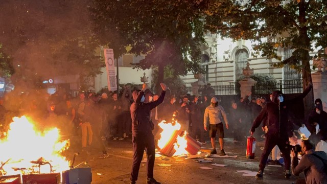 23:02 Pas përplasjeve në protestë/ Studentët paralajmërojnë bojkotin e mësimit