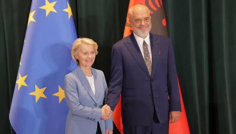 08:00 Lëvizja e madhe e KE/ Shqipëria dhe Mali i Zi me Komisionerë në Bruksel, ndodh për herë të parë në historinë e unionit