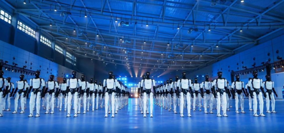 Kina vendos rekord të ri Guinness, 110 robotë humanoidë performojnë në sinkron