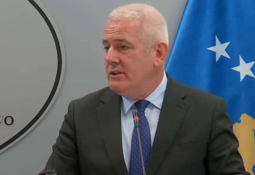 Vrasja në Pejë, ministri Sveçla: 11 policë të pezulluar, janë identifikuar 155 raste aktive me rrezikshmëri të lartë