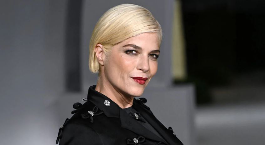Arrestohet në New York aktorja Selma Blair, dyshohet se kafshoi stjuardesat dhe tentoi të hapte derën e avionit