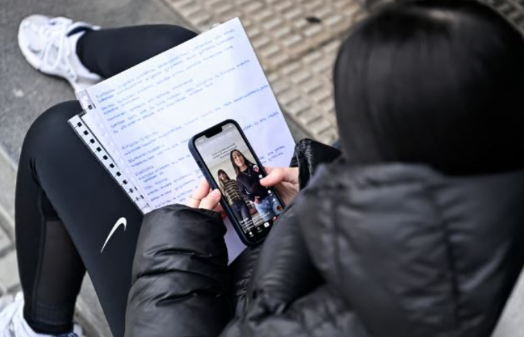 Turqia ndalon rrjetet sociale për fëmijët nën 15 vjeç