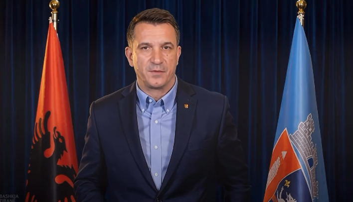 “Më kanë kyçur, por premtimin do ta mbaj nga qelia”/ Veliaj publikon videon me AI: “Drekë falas për çdo nxënës”