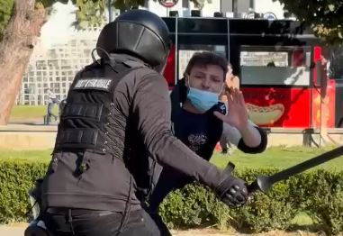 “Nuk po bëj gjë”/ Efektivi i Operacionales dhunon të riun te Parku Rinia